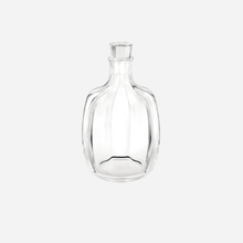 Load image into Gallery viewer, Twist 1586 Spirits Decanter