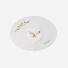 Load image into Gallery viewer, Rose Trellis Oval Placemat
