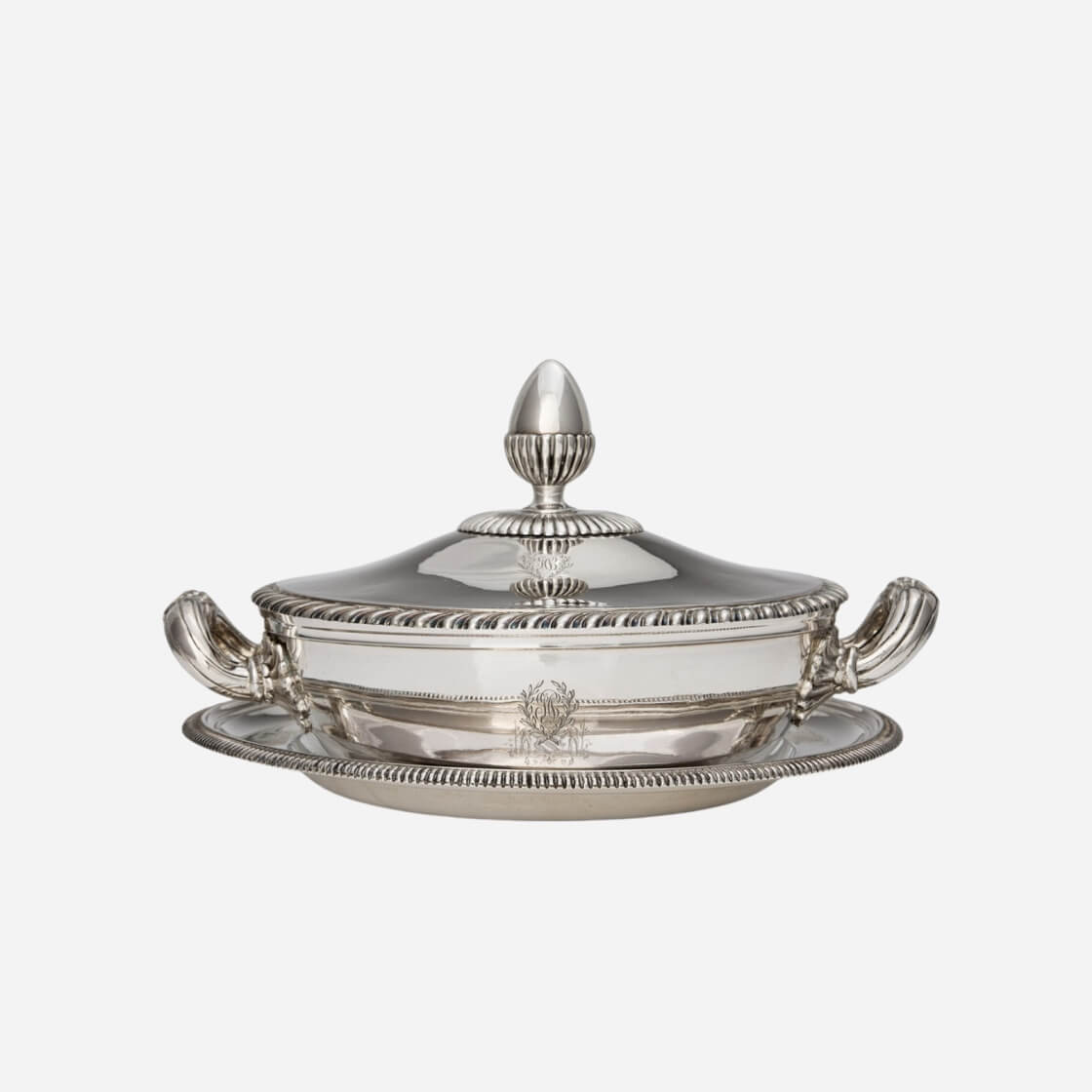 An Antique Pair of 19th Century French Silver Tureens with Dishes by Odiot à Paris