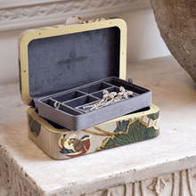 Load image into Gallery viewer, Borboleta Marquetry Jewellery Box
