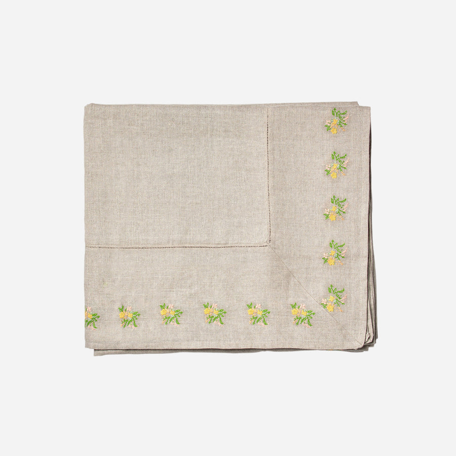 Projektityyny Vuokke Embroidered Linen Tablecloth