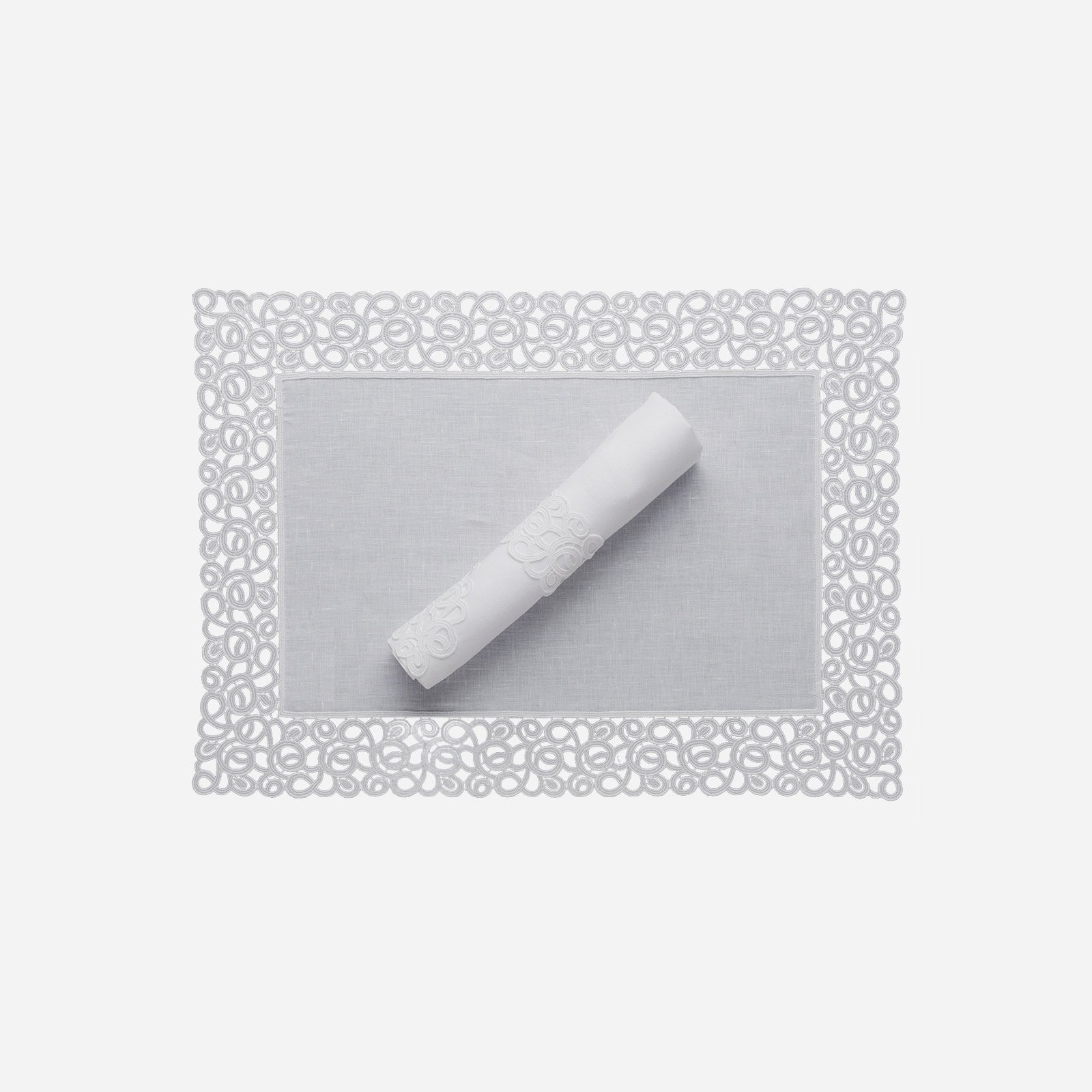 Florence White Lace Trim Placemat