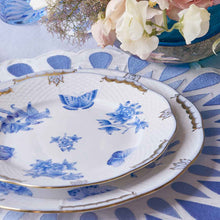 Load image into Gallery viewer, los encajeros blue drops blue and white placemat
